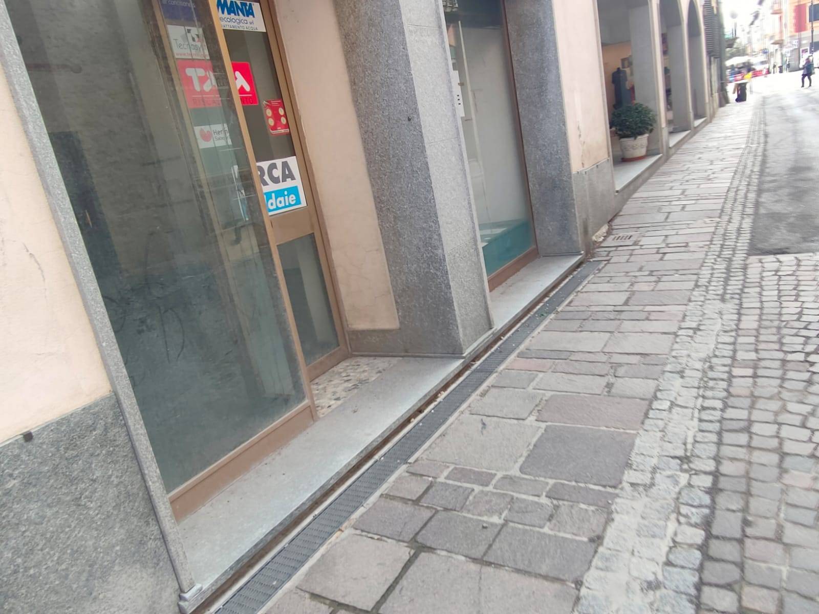 Locale commerciale in vendita a Arquata Scrivia