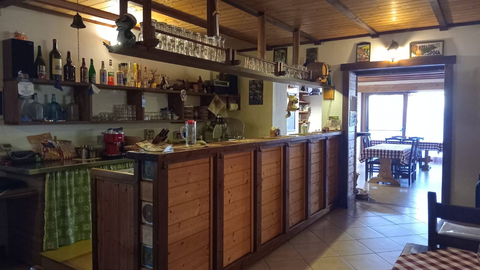 Attivit commerciale in affitto a Retorbido