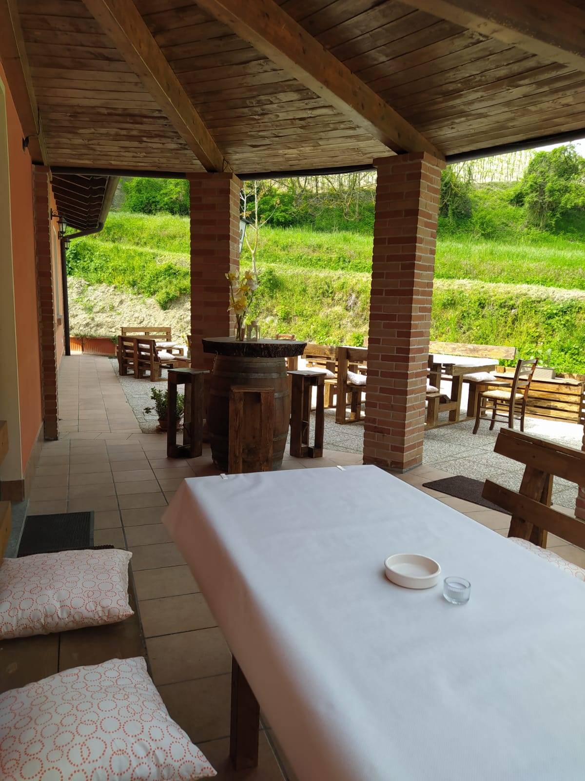 Locale commerciale in vendita a Torrazza Coste