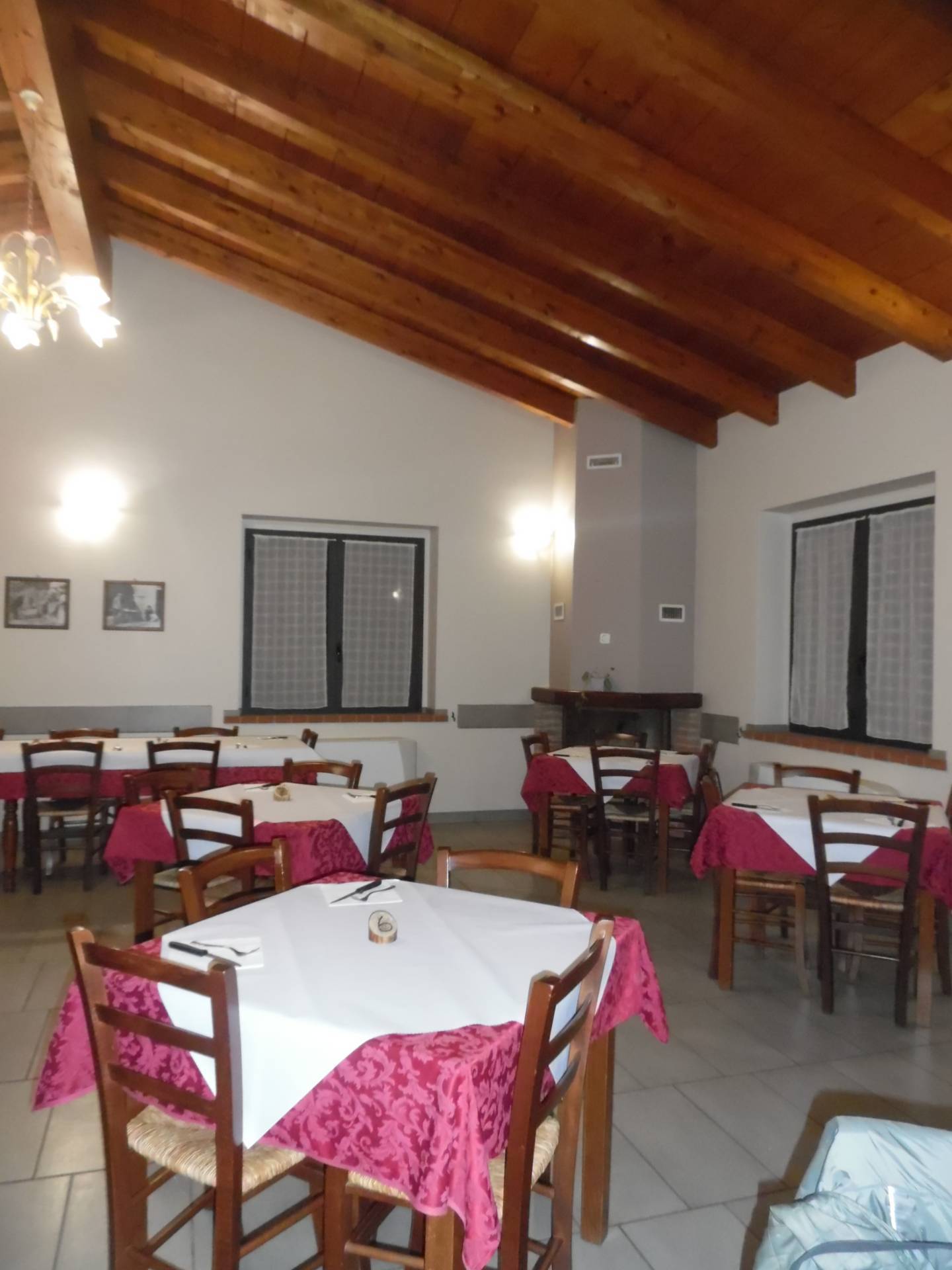 Locale commerciale in vendita a Torrazza Coste
