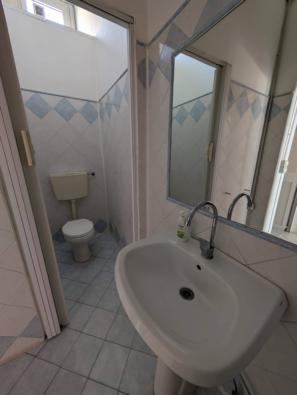 Locale commerciale in affitto a Voghera