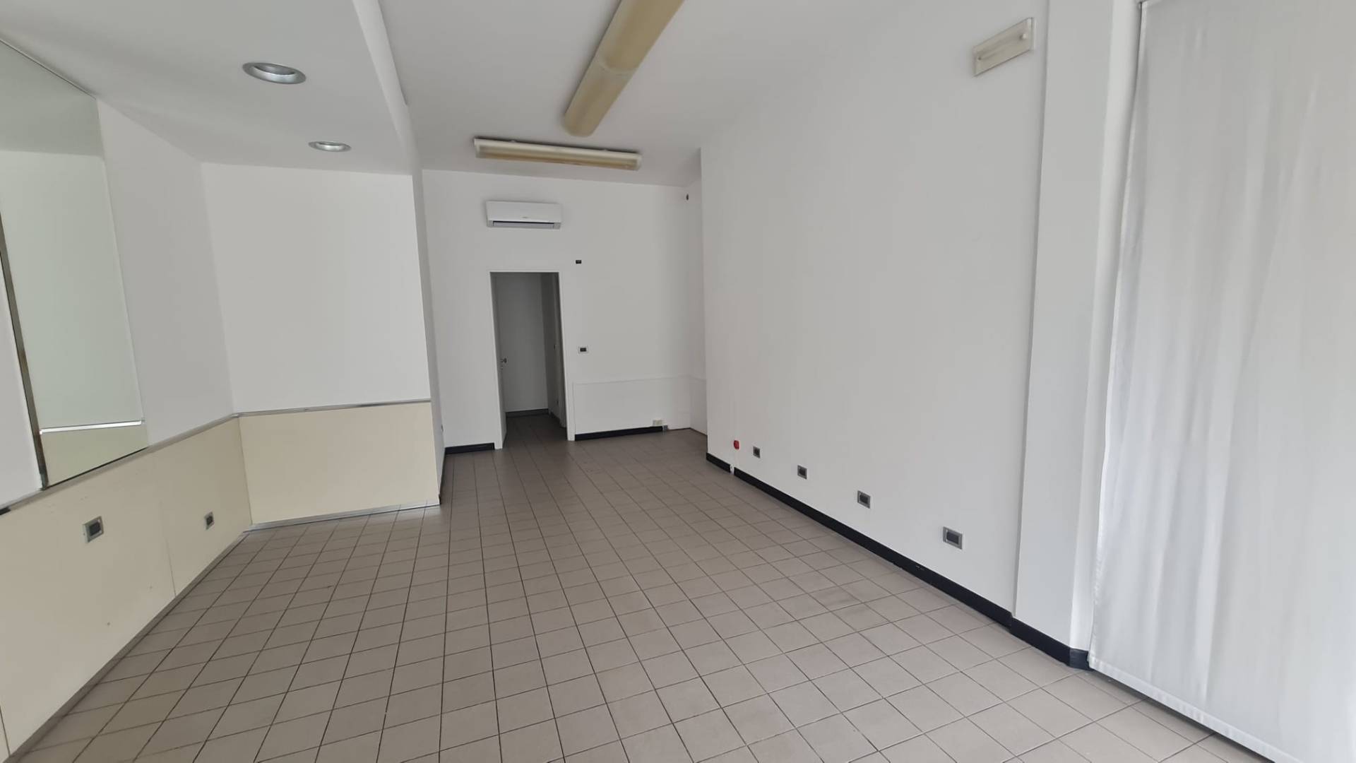 Locale commerciale in vendita a Eraclea, Eraclea Mare