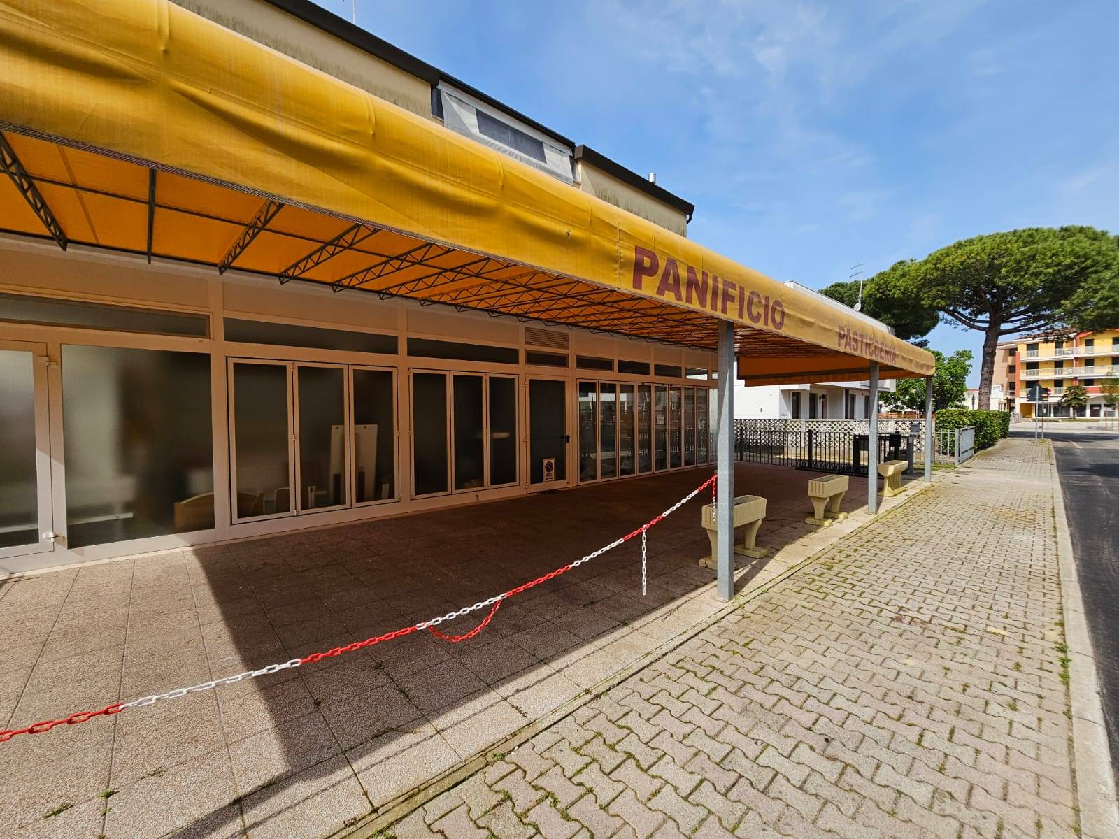 Locale commerciale in vendita a Eraclea, Eraclea Mare