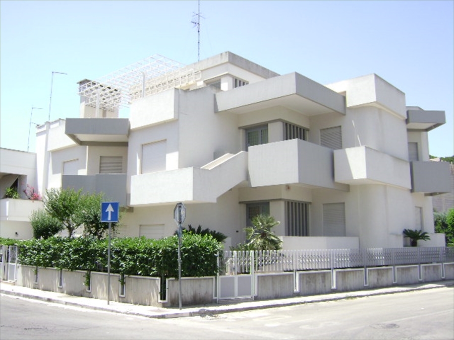 Casa indipendente con giardino in via raffaello, Monteroni di Lecce