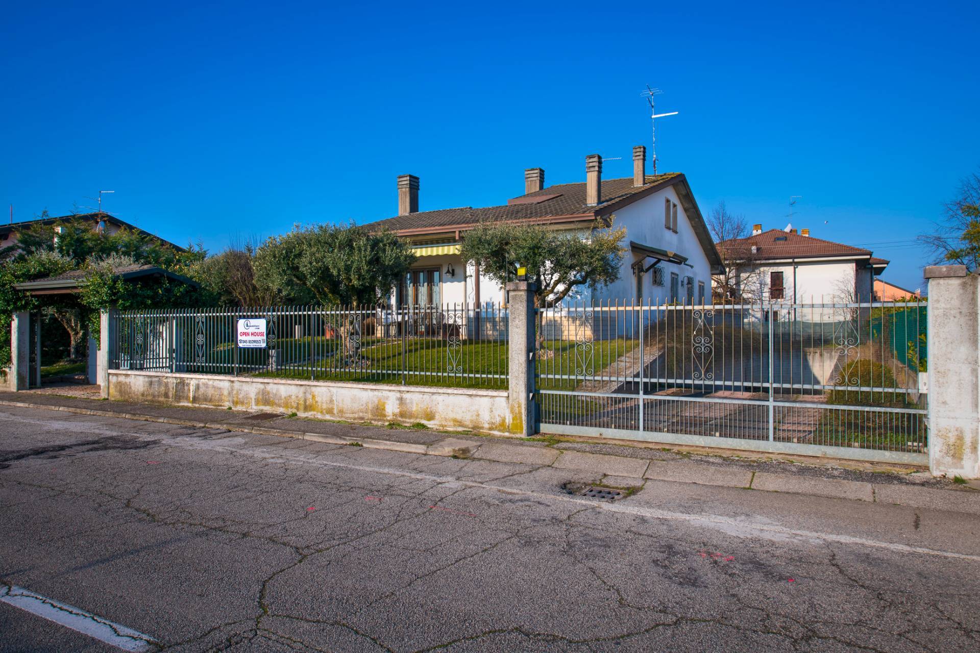 Porzione di villa in vendita a Castel d'Azzano, Beccacivetta