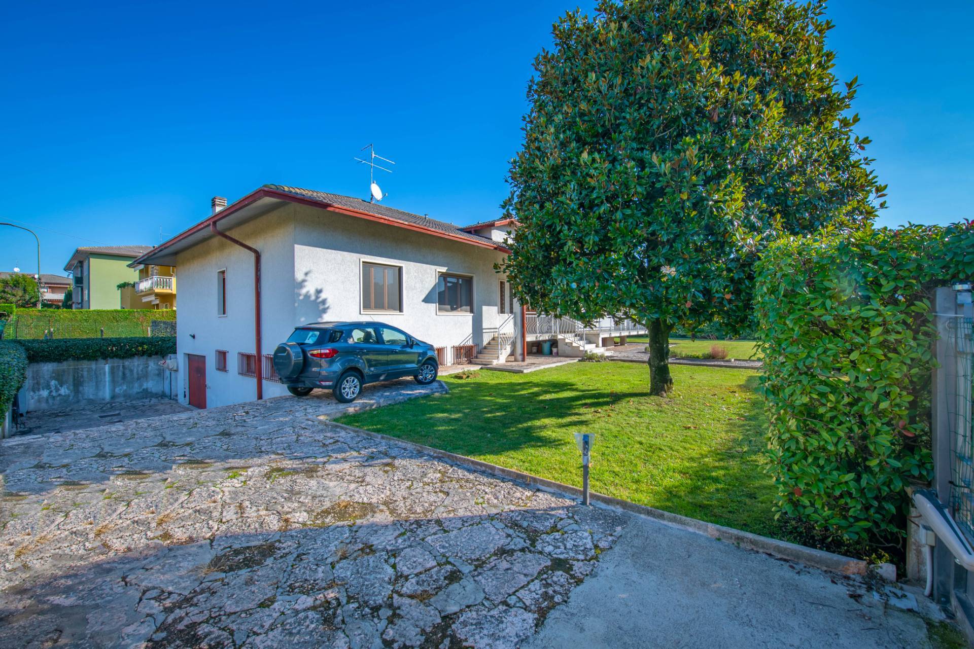 Villa Singola in vendita a Castel d'Azzano, Beccacivetta