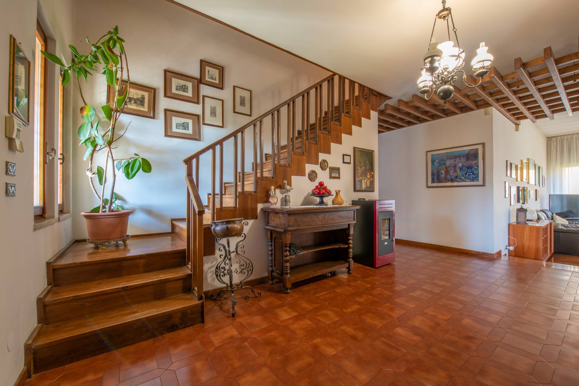 Villa Singola in vendita a Castel d'Azzano, Beccacivetta