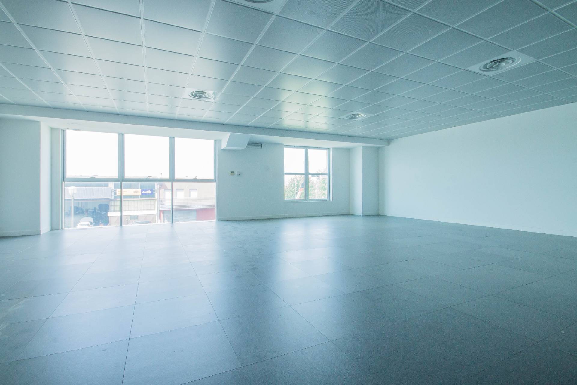 Ufficio/studio in vendita a Castel d'Azzano, Beccacivetta