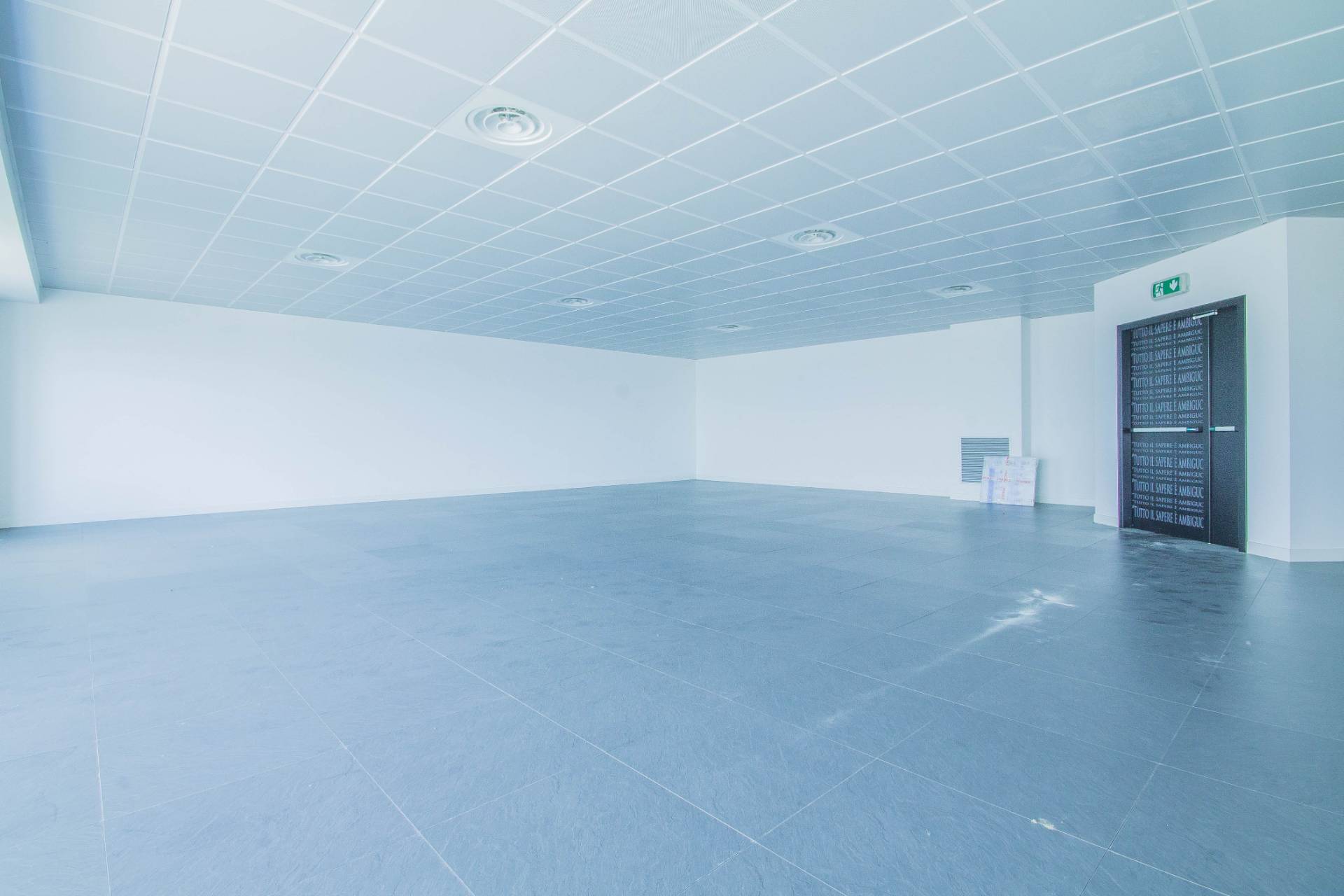 Ufficio/studio in vendita a Castel d'Azzano, Beccacivetta