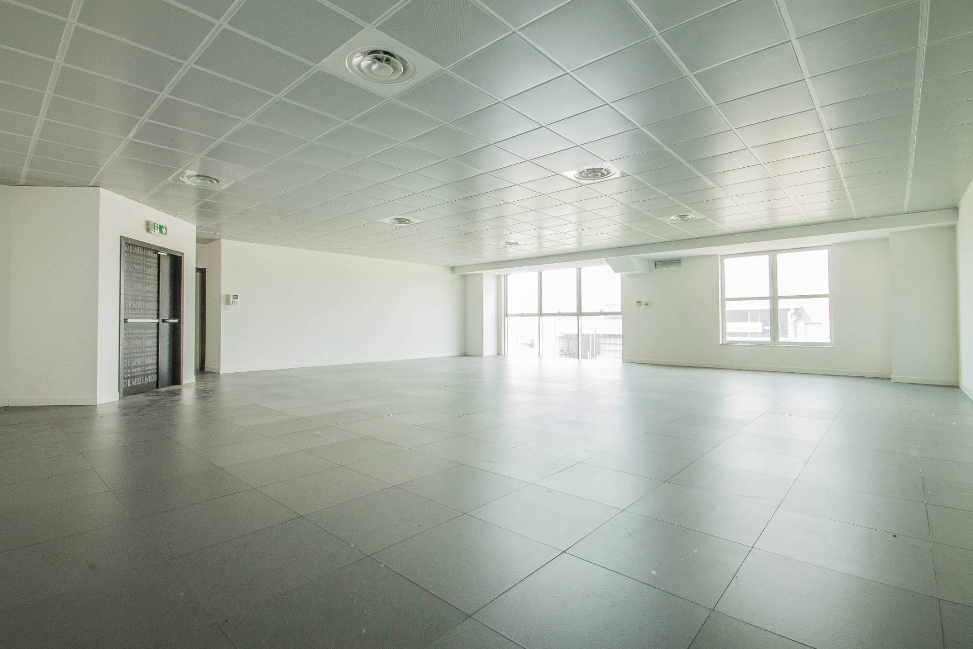 Ufficio/studio in vendita a Castel d'Azzano, Beccacivetta