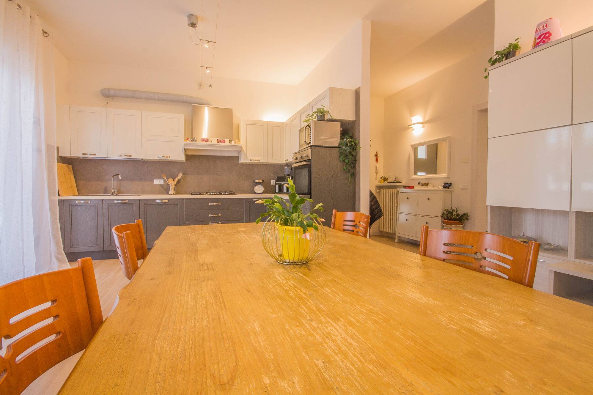 Appartamento in vendita a Valeggio sul Mincio, Centro