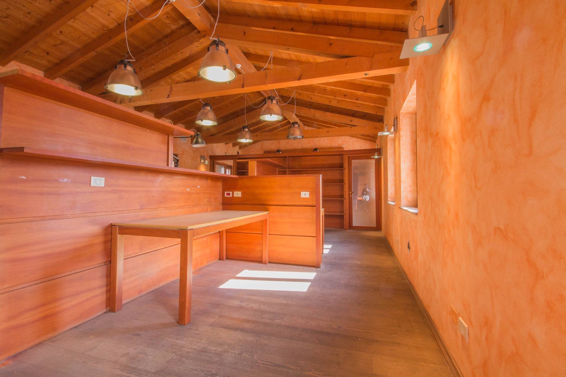 Ufficio/studio in affitto a Povegliano Veronese, Centro