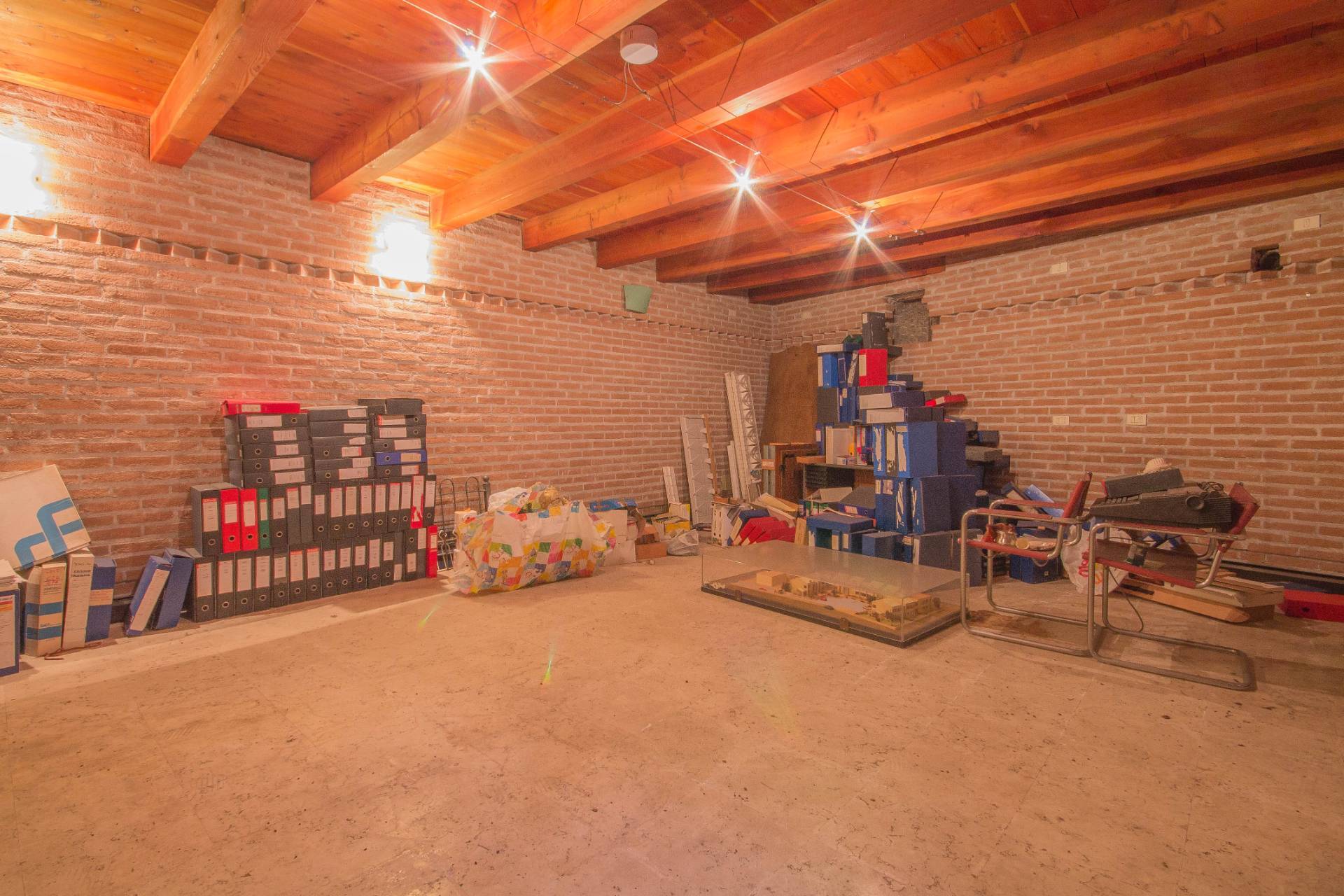 Ufficio/studio in affitto a Povegliano Veronese, Centro