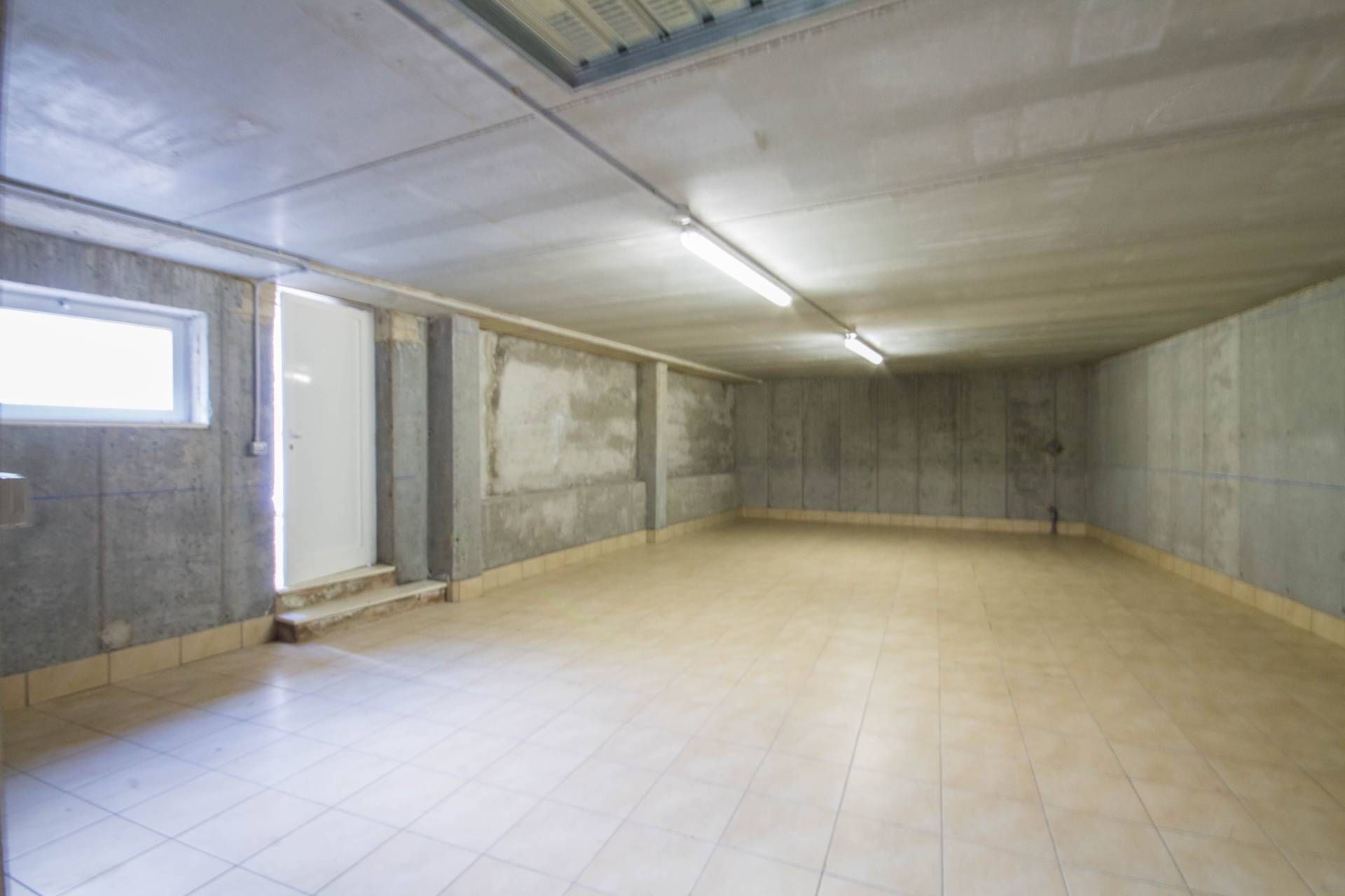 Deposito/Magazzino in affitto a Villafranca di Verona, Centro