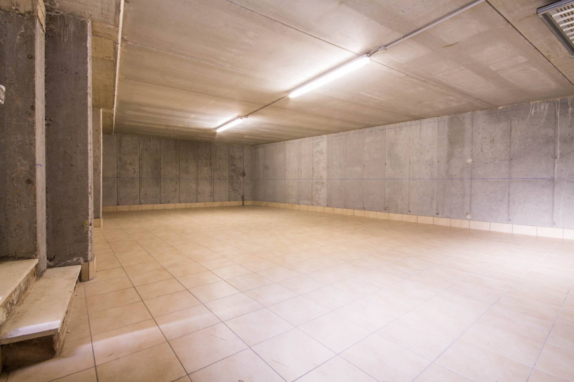 Deposito/Magazzino in affitto a Villafranca di Verona, Centro