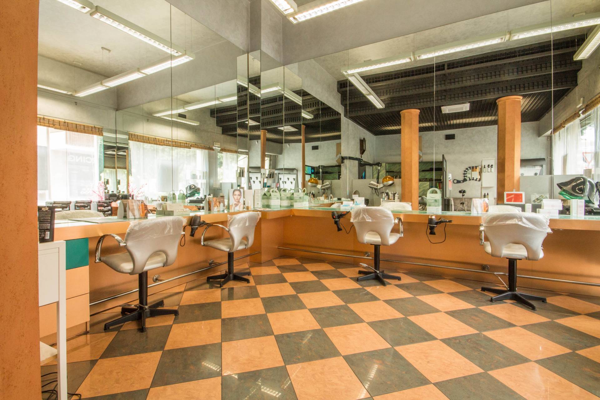 Attivit - Licenza in vendita a Verona, Navigatori