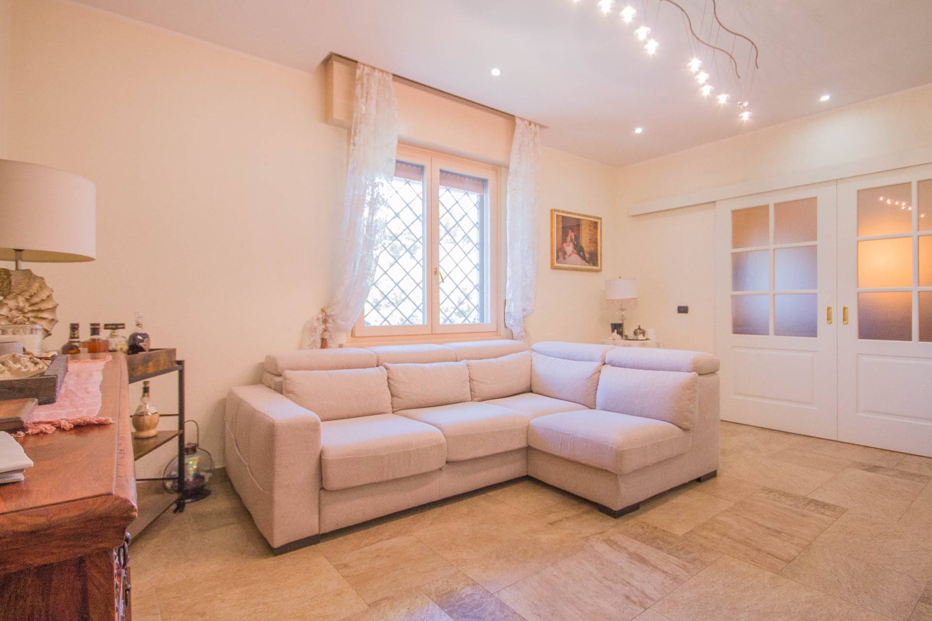 Casa indipendente in vendita a Castel d'Azzano, Beccacivetta