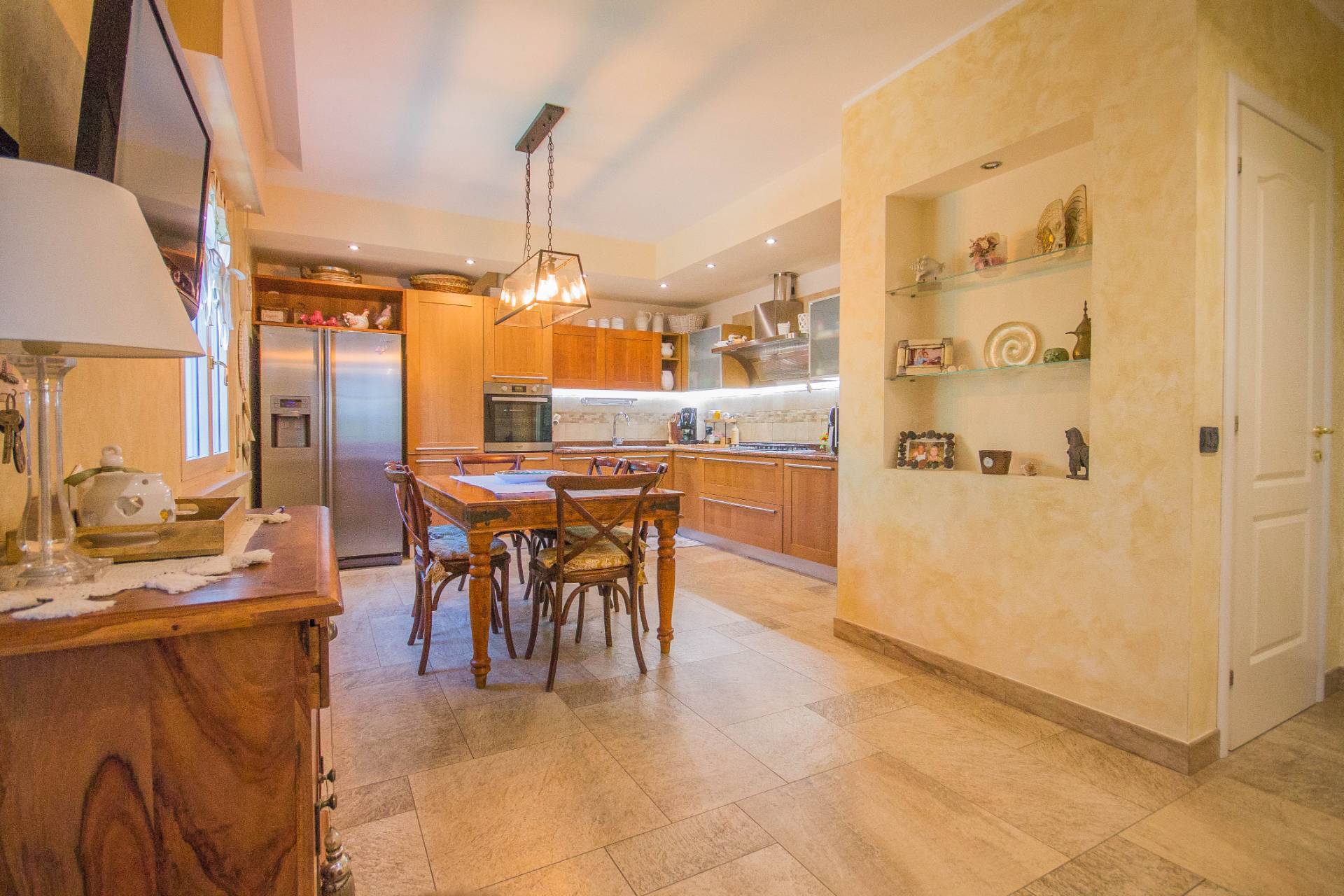 Casa indipendente in vendita a Castel d'Azzano, Beccacivetta