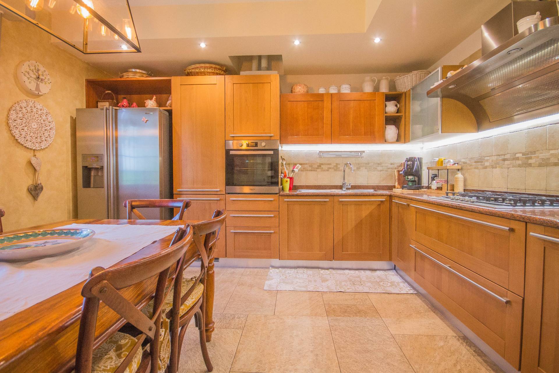 Casa indipendente in vendita a Castel d'Azzano, Beccacivetta