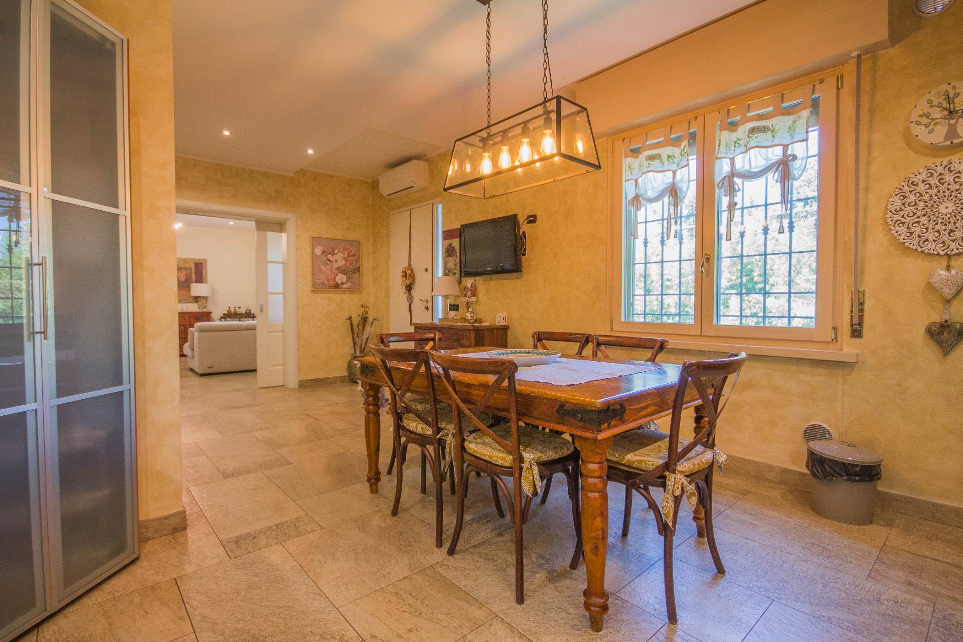 Casa indipendente in vendita a Castel d'Azzano, Beccacivetta