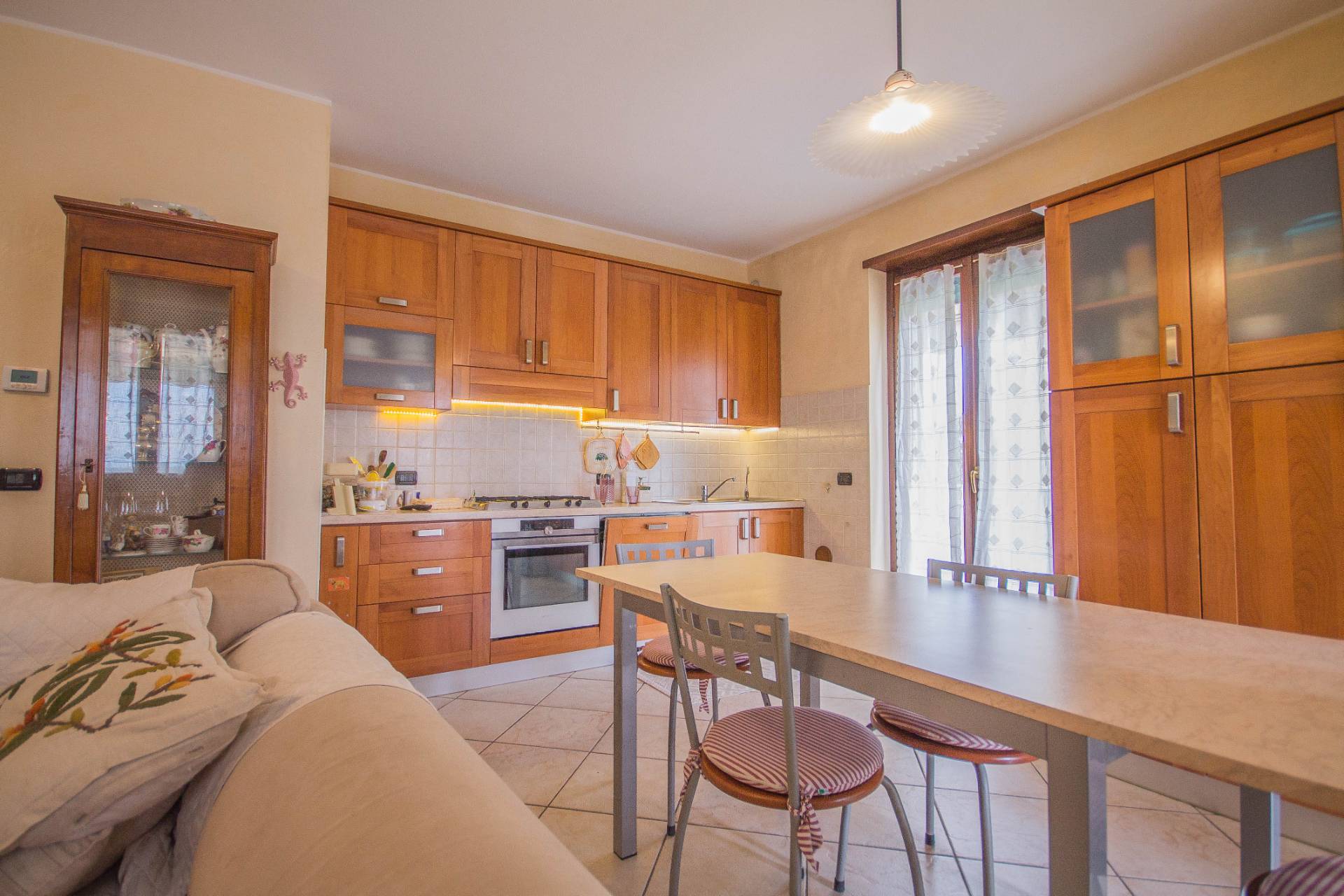 Appartamento in vendita a Castel d'Azzano, Azzano