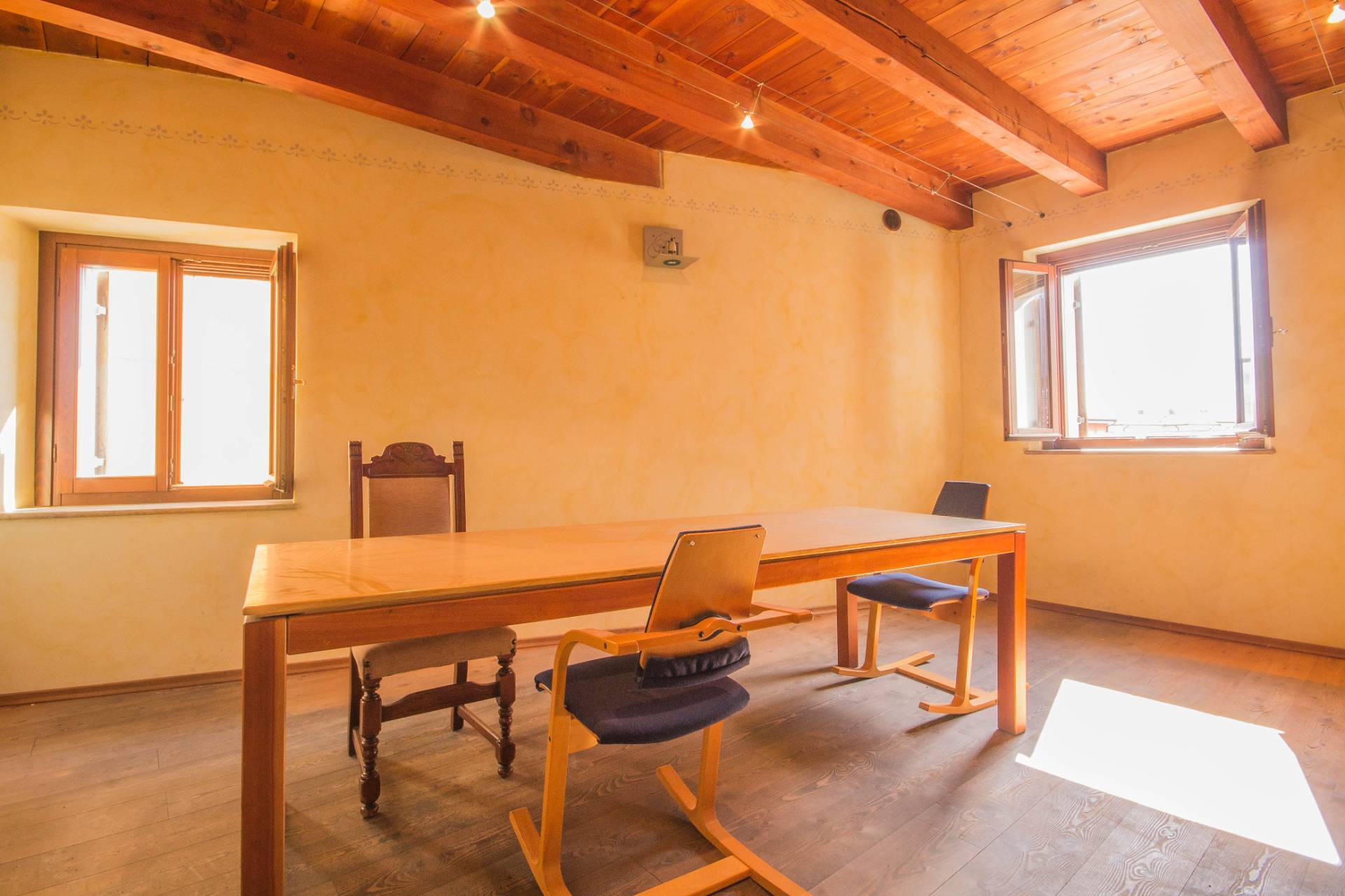 Ufficio/studio in affitto a Povegliano Veronese, Centro