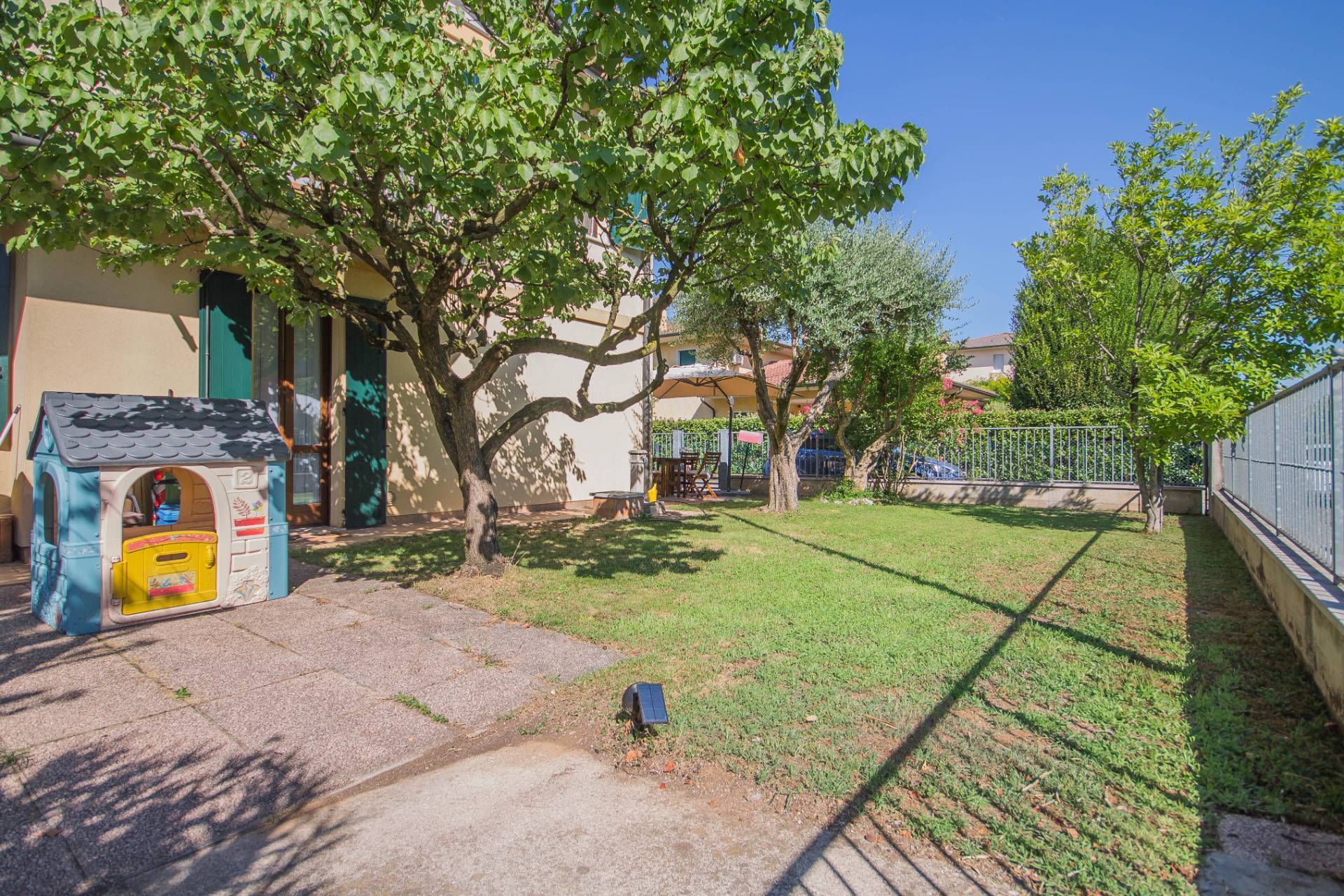 Villa a Schiera in vendita a Roverbella