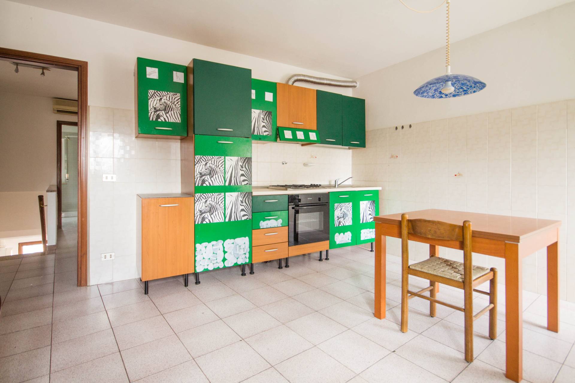 Appartamento in vendita a Castel d'Azzano, Azzano