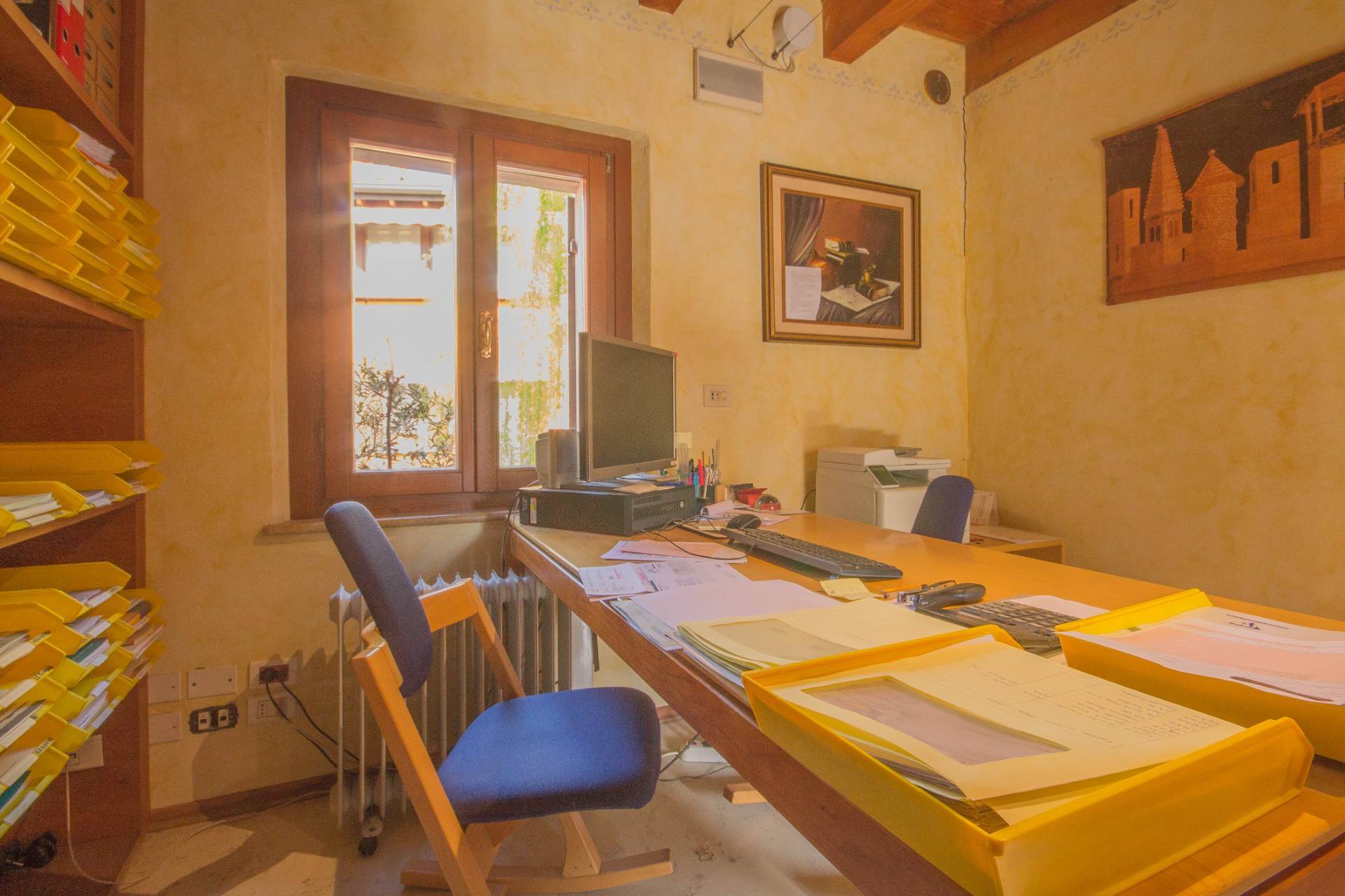 Ufficio/studio in affitto a Povegliano Veronese, Centro