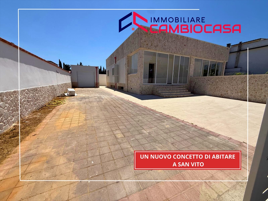 Villa con giardino in via aguglie 3, Taranto