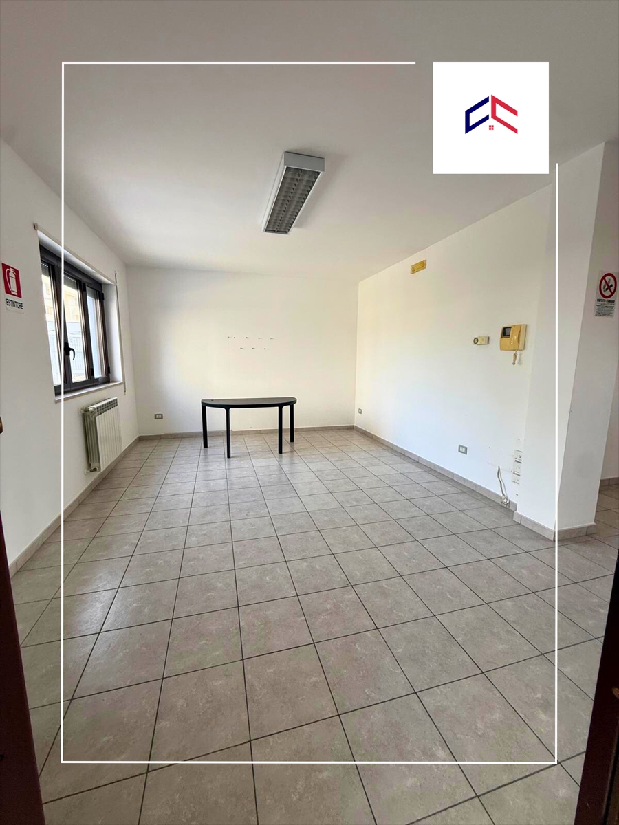 Ufficio in affitto in via quintino quagliati 10, Taranto