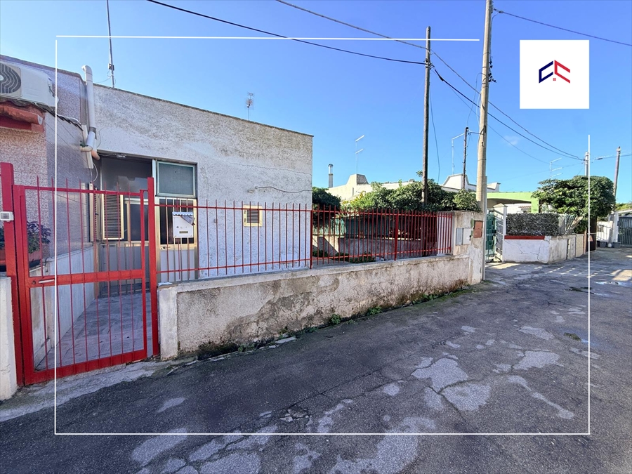 Casa indipendente con giardino in via meda 22, Taranto