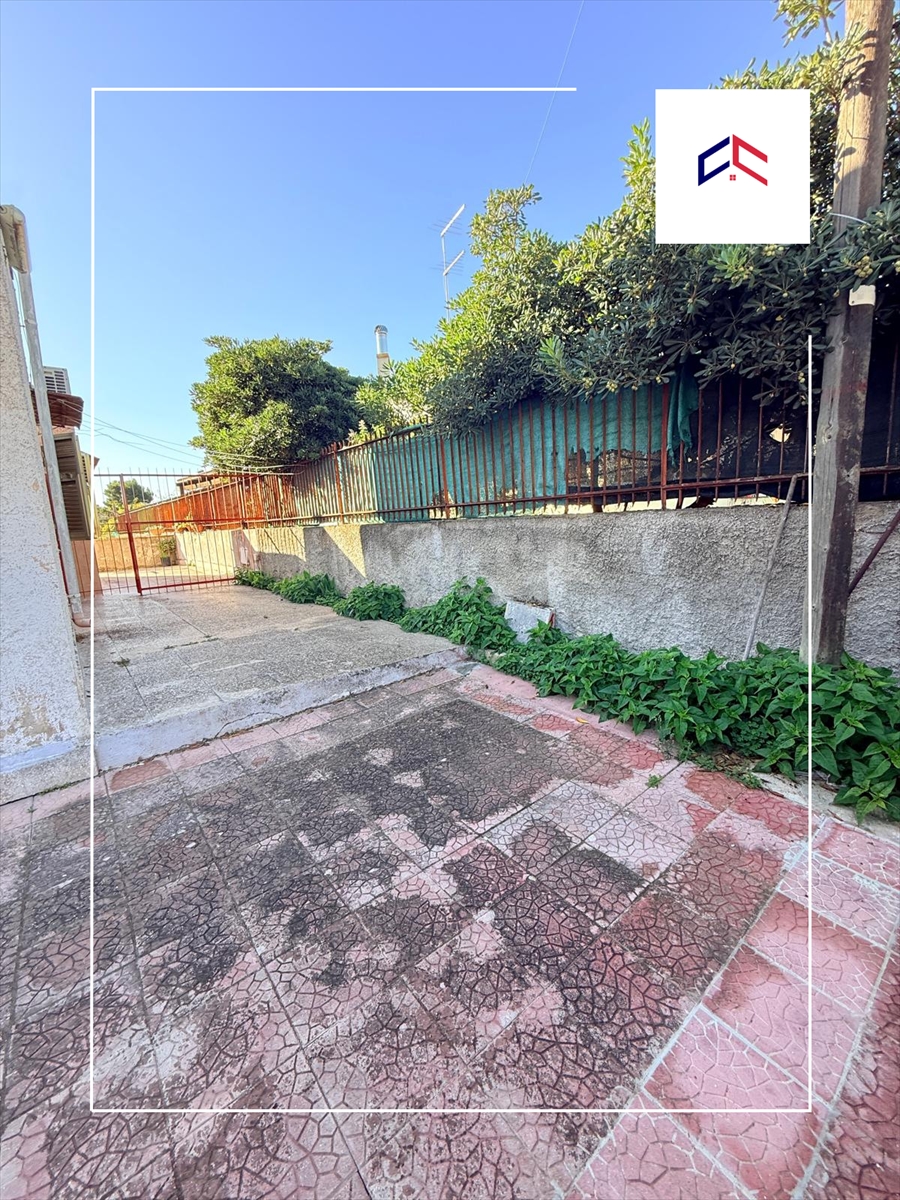 Casa indipendente con giardino in via meda 22, Taranto