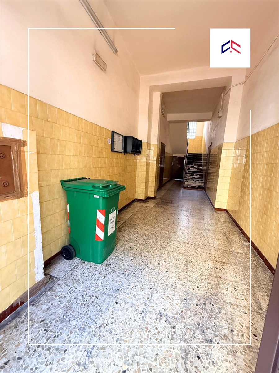 Quadrilocale da ristrutturare in via pola 11, Taranto