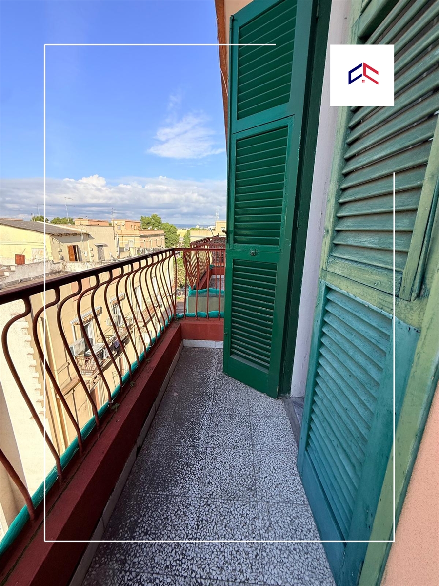 Quadrilocale da ristrutturare in via pola 11, Taranto