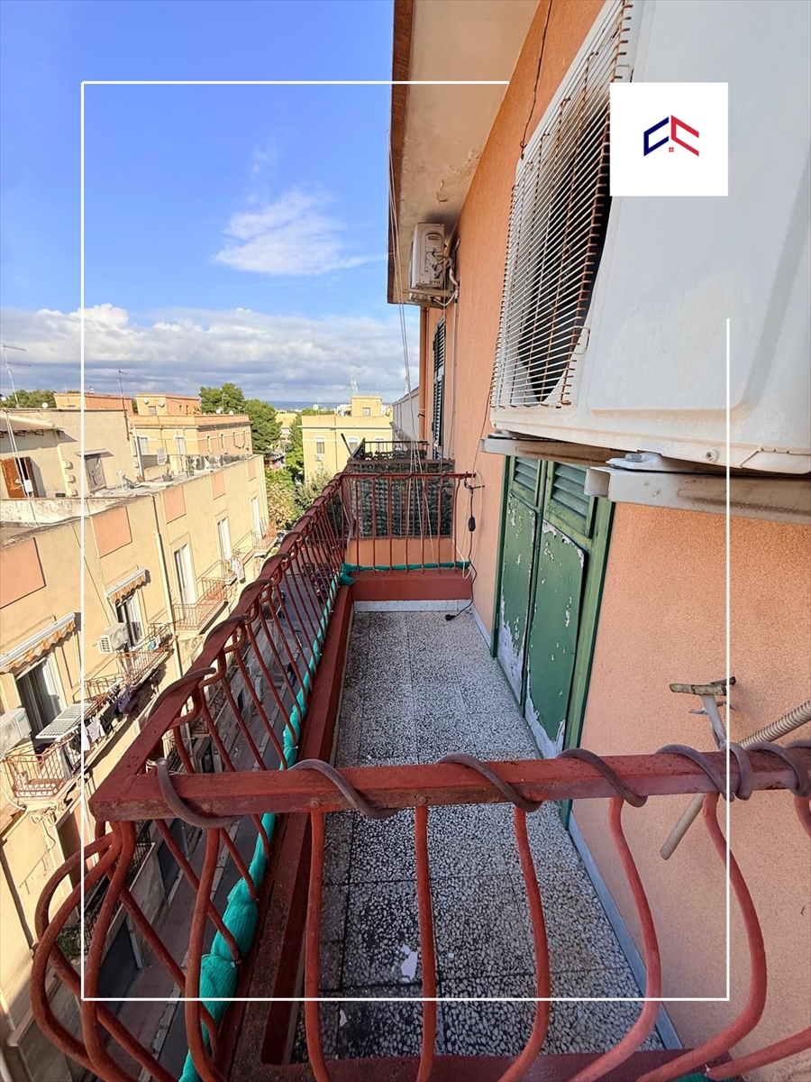 Quadrilocale da ristrutturare in via pola 11, Taranto