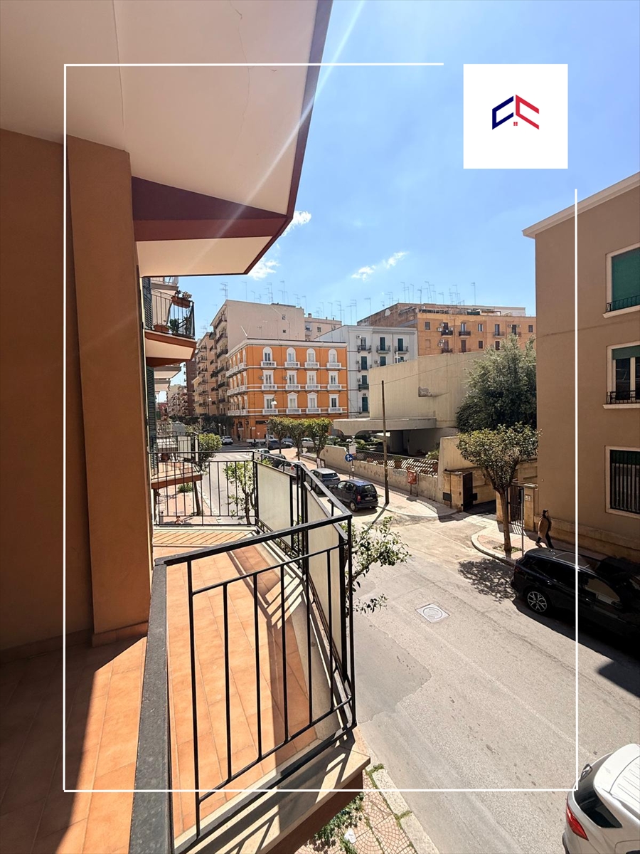 Bilocale ristrutturato in via japigia 3, Taranto