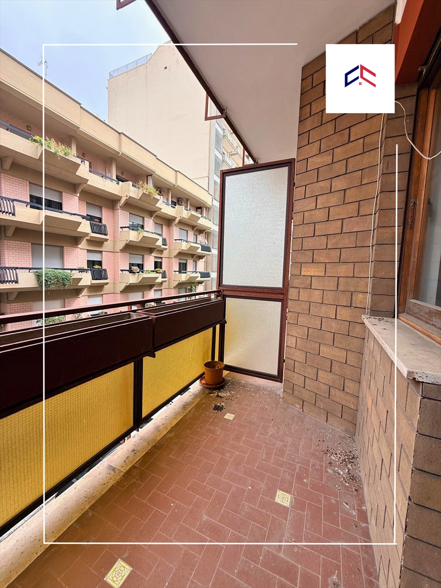 Quadrilocale da ristrutturare in via principe amedeo 146, Taranto