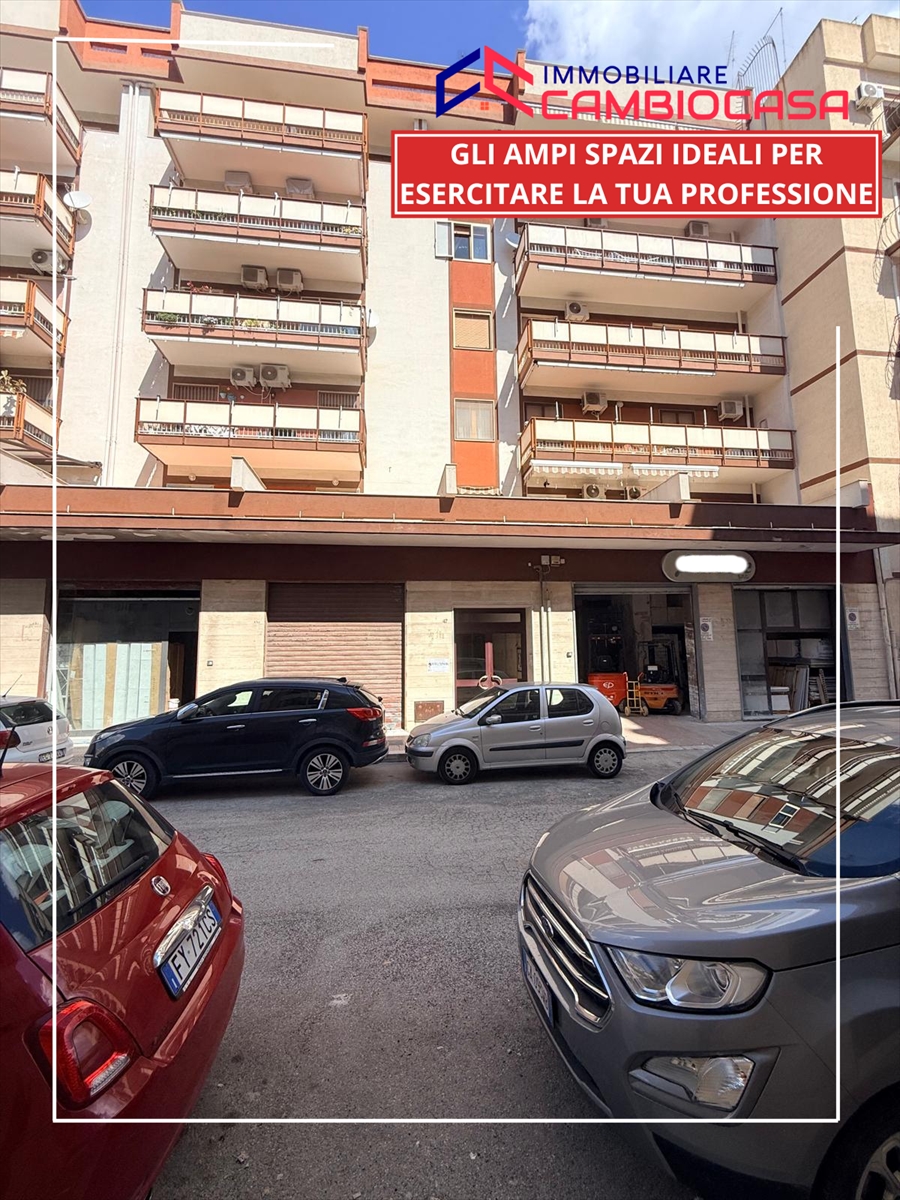 Magazzino in vendita in via elio 45, Taranto