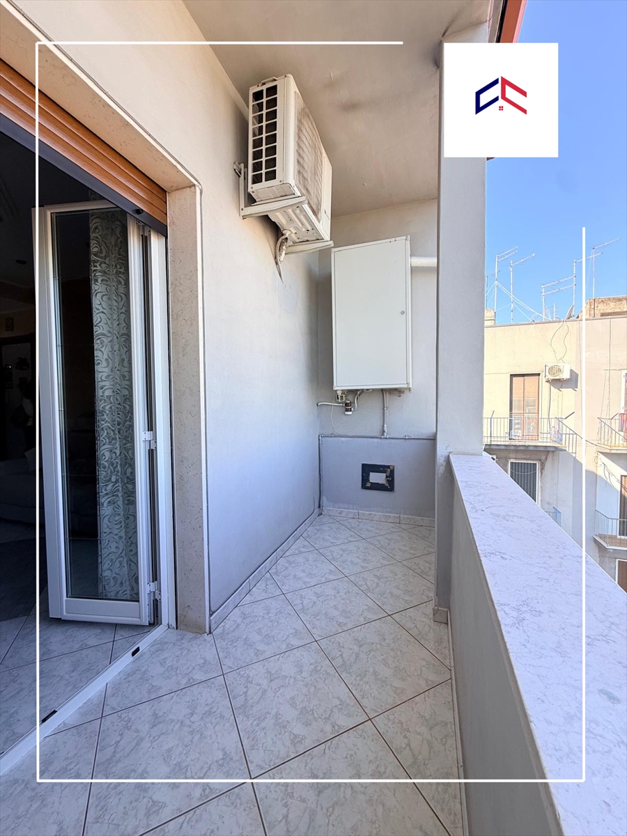 Trilocale ristrutturato in via pascoli, Taranto