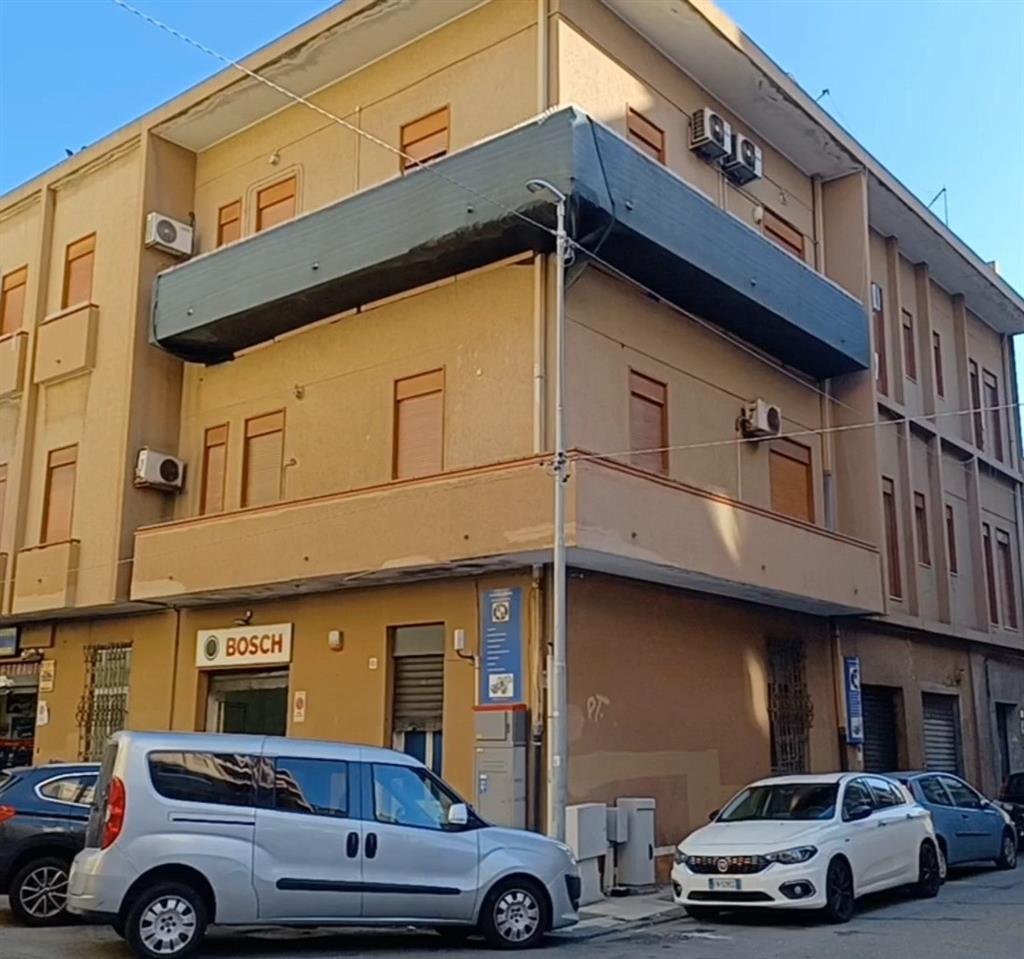 Ufficio con terrazzo in via maddalena 12, Messina