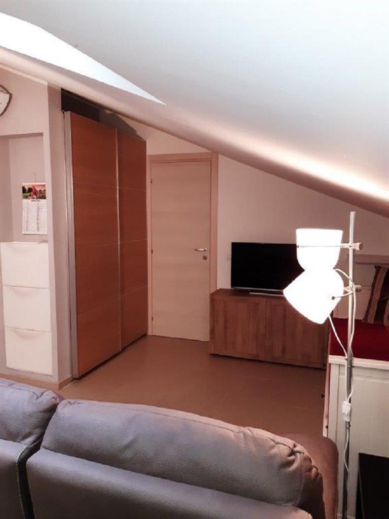 Appartamento arredato in affitto in via castellammare 16 20157 milano, Milano