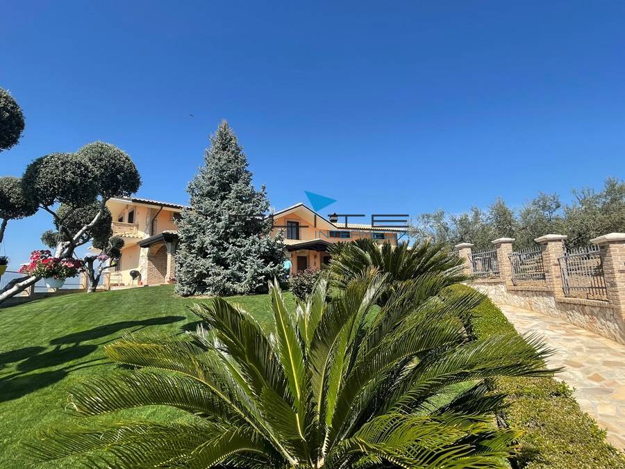 Villa in vendita a Citt Sant'Angelo