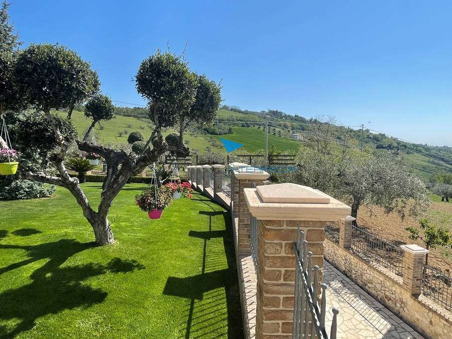 Villa in vendita a Citt Sant'Angelo