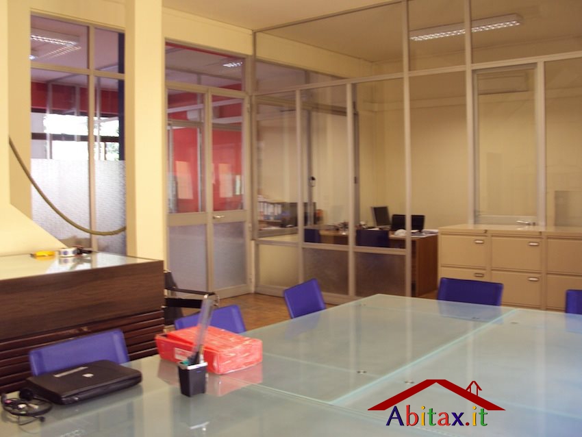 Locale commerciale in vendita a Arezzo