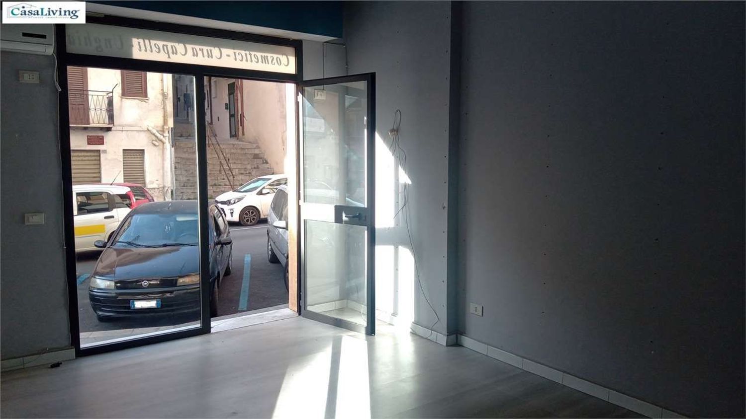 Locale commerciale in affitto in via venero 29, Monreale