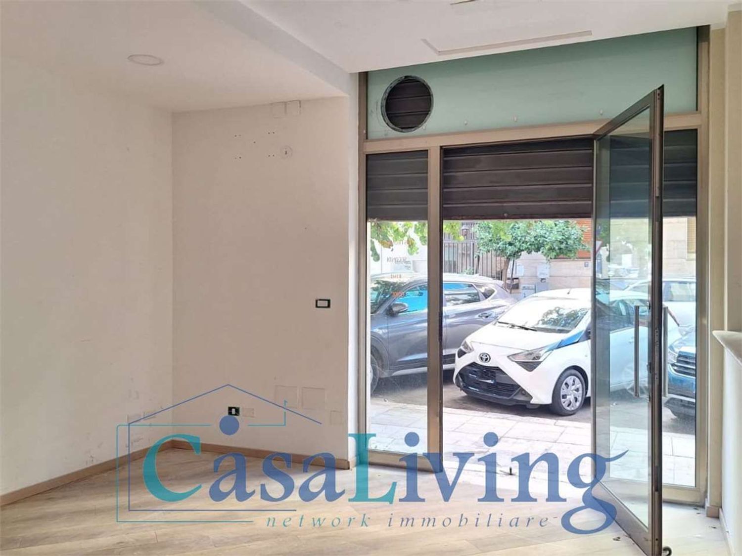 Locale commerciale in vendita in via giuseppe pipitone federico 96, Palermo