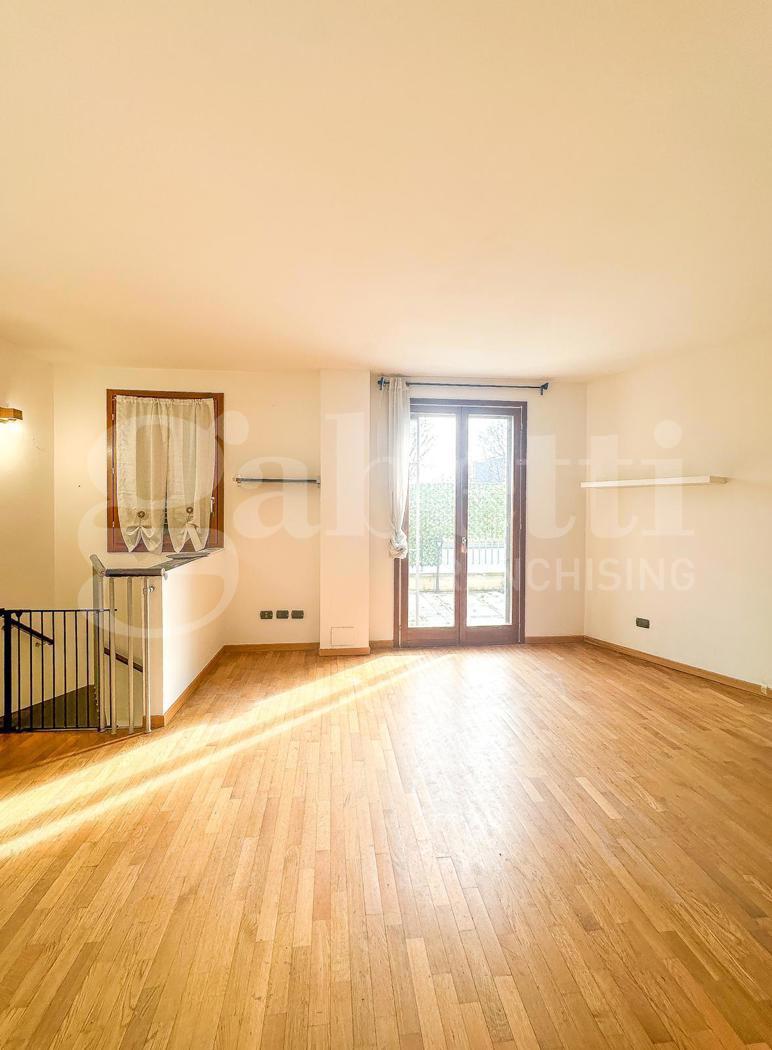 Trilocale con giardino a Cologno Monzese