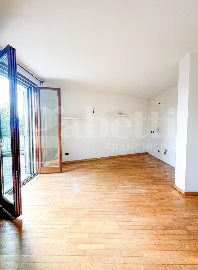 Trilocale con giardino a Cologno Monzese