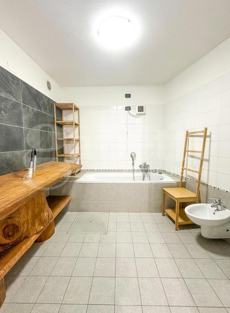 Trilocale ristrutturato a Cologno Monzese